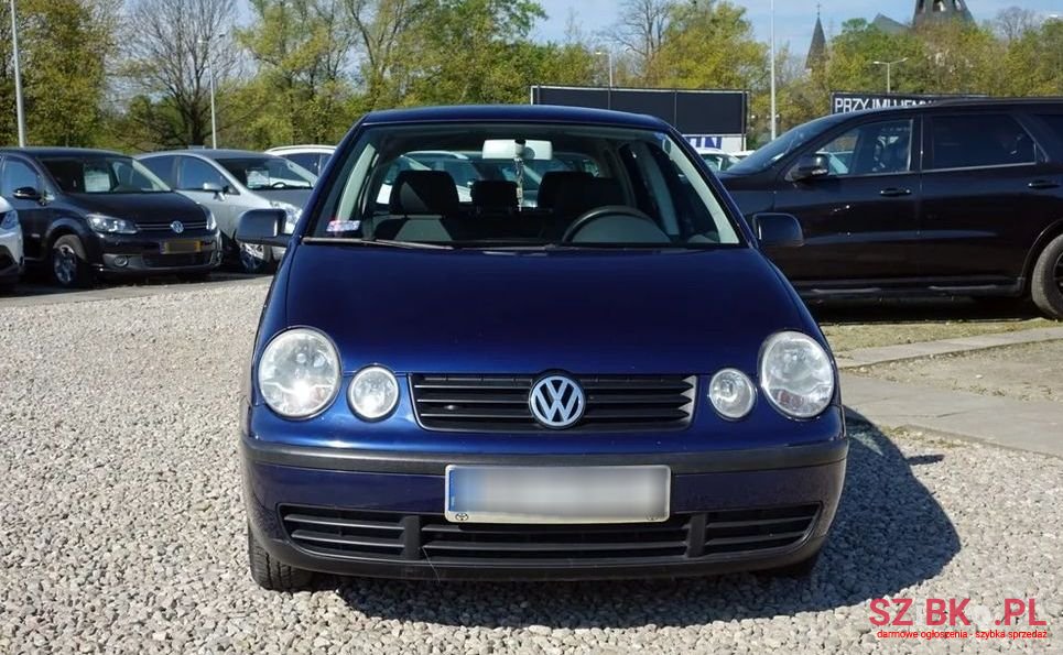 2002' Volkswagen Polo photo #3