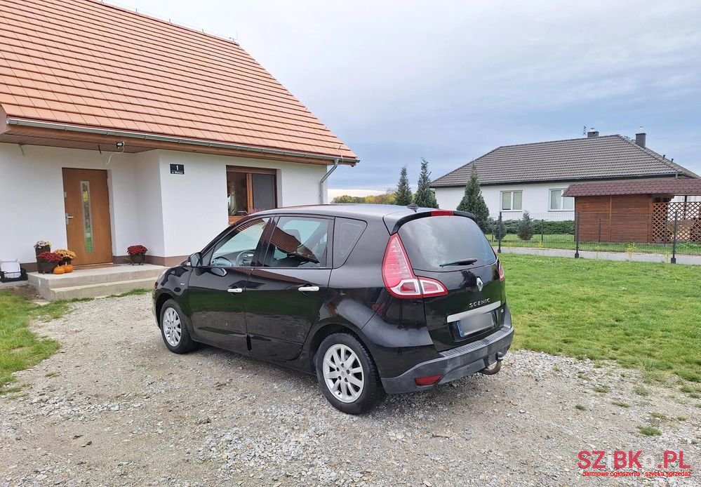 2011' Renault Scenic photo #3