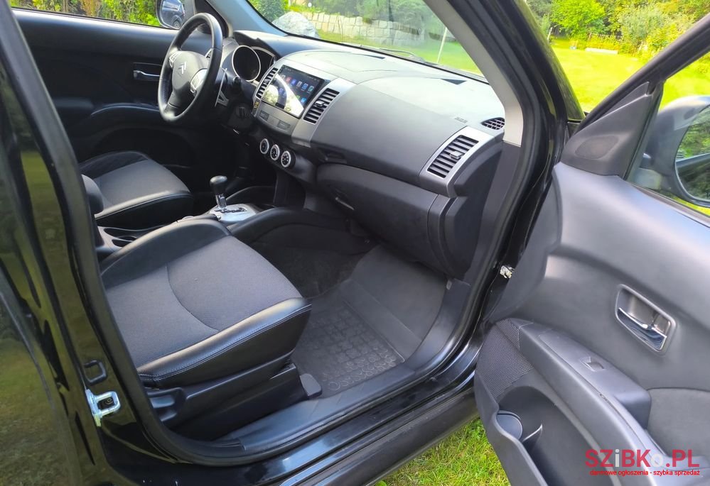 2009' Citroen C-Crosser 2.4 Exclusive photo #5