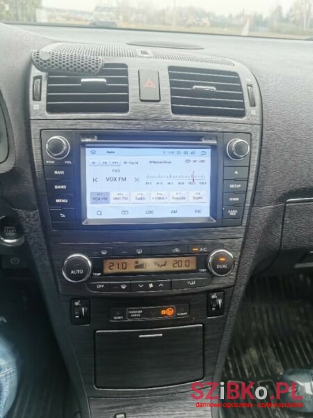 2009' Toyota Avensis photo #1