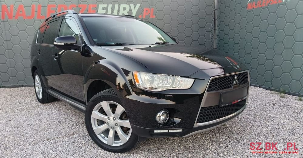 2012' Mitsubishi Outlander photo #2