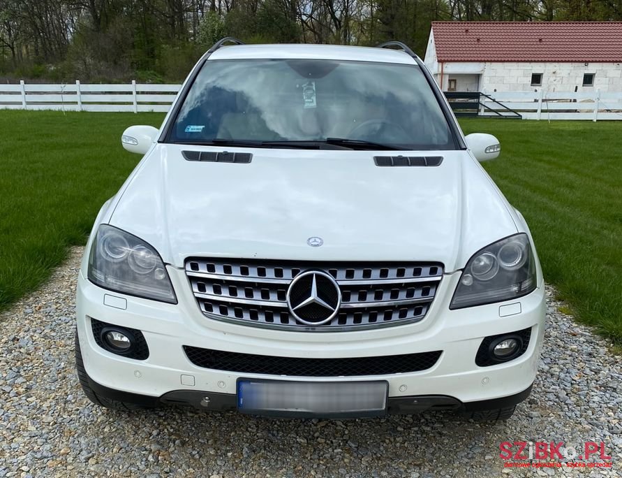 2008' Mercedes-Benz Ml photo #3
