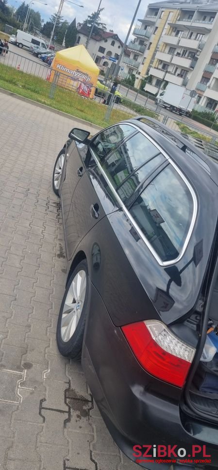2008' BMW 5 Series 520D Touring photo #6
