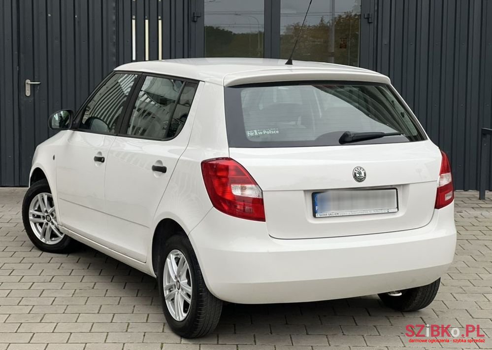 2011' Skoda Fabia photo #4