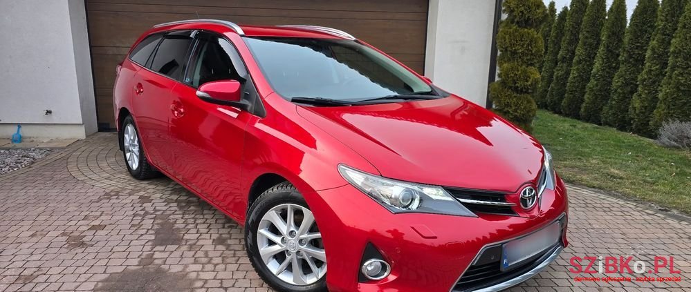 2014' Toyota Auris photo #1