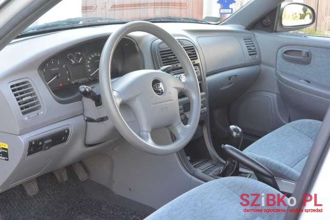 2005' Kia Magentis photo #2