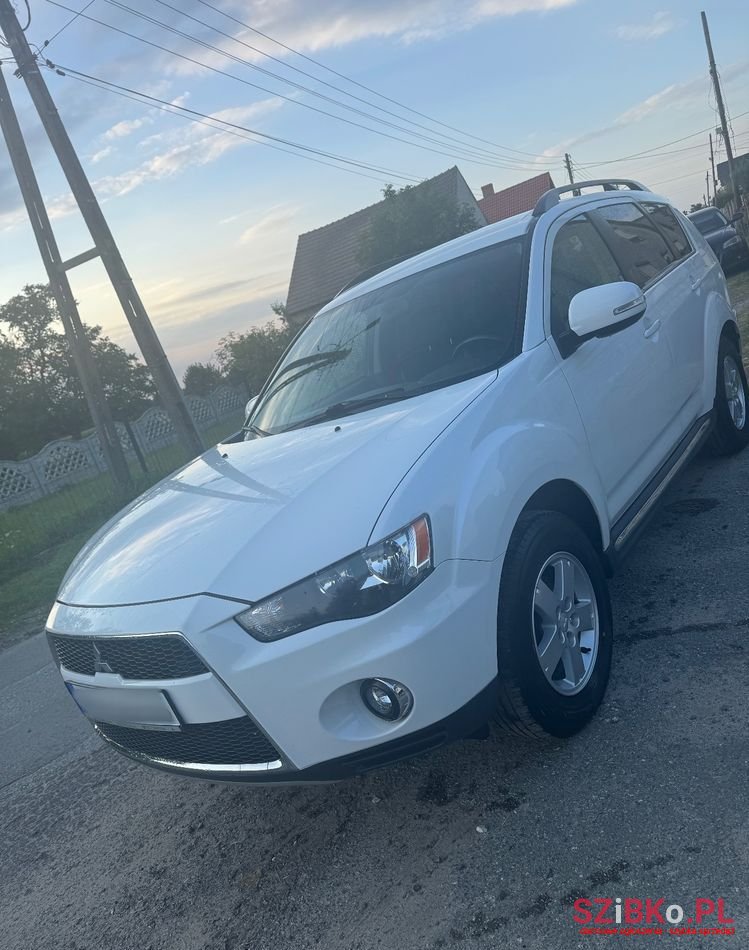 2011' Mitsubishi Outlander photo #4