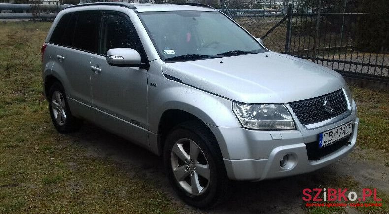 2010' Suzuki Grand Vitara photo #1