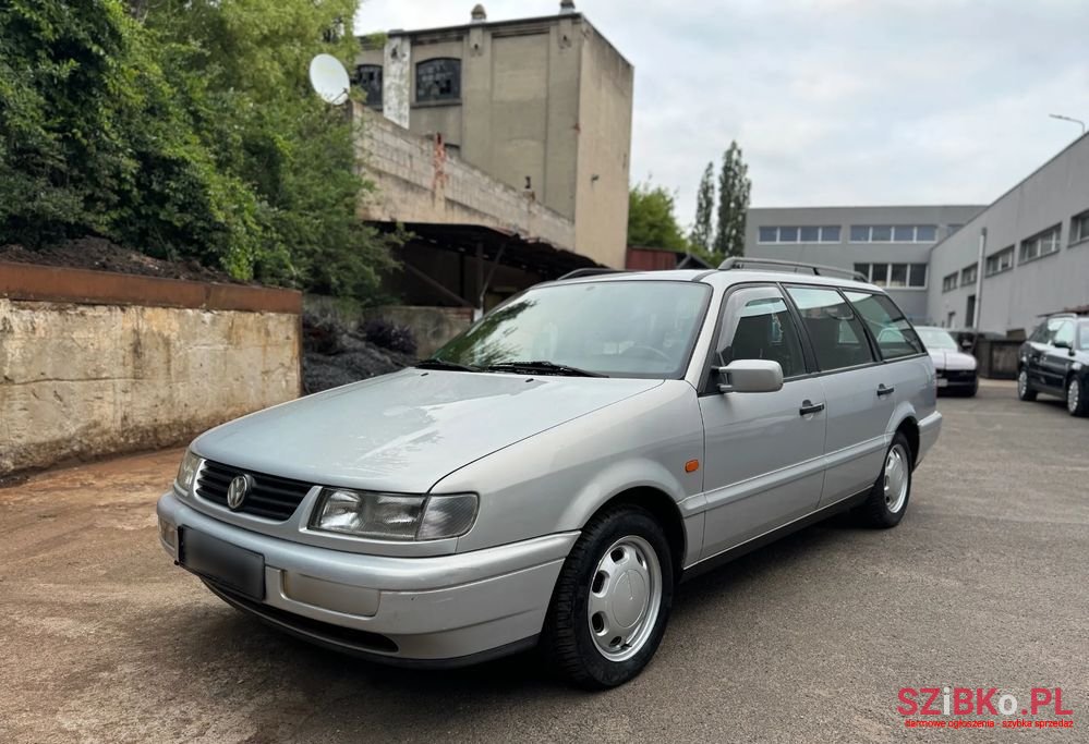 1995' Volkswagen Passat Variant 1.6 Gl photo #4
