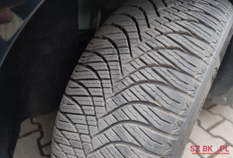 2016' Peugeot 2008 photo #2