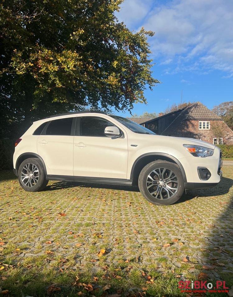 2015' Mitsubishi ASX 1.6 Cleartec 2Wd photo #2