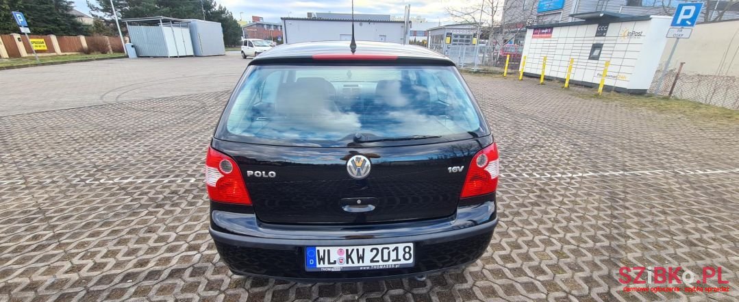 2002' Volkswagen Polo photo #6