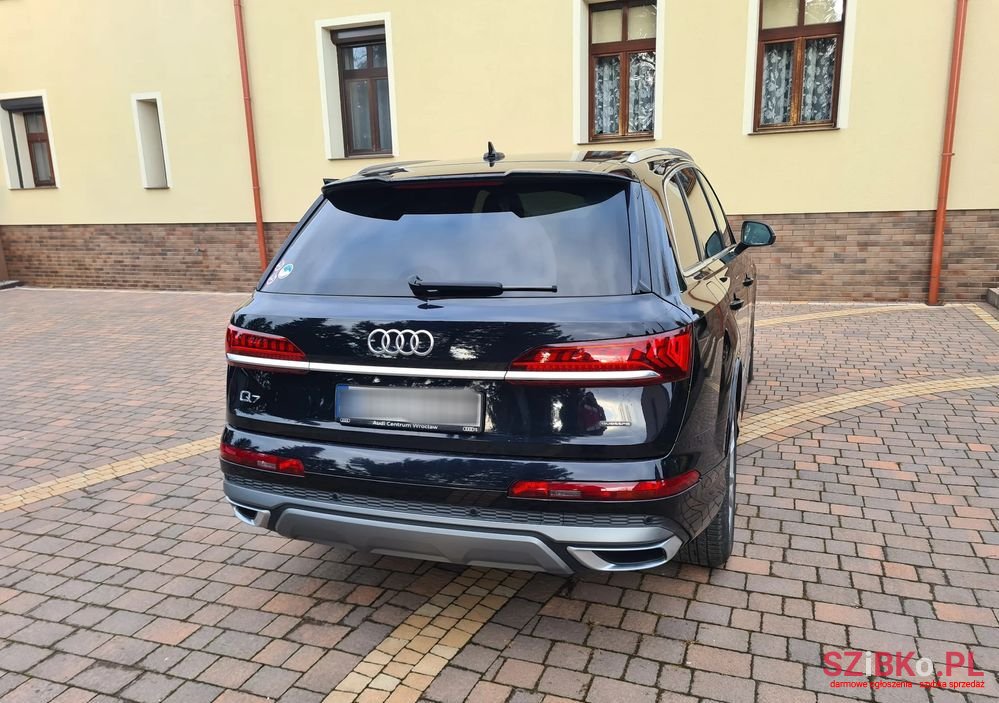 2021' Audi Q7 photo #3