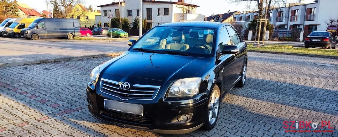 2008' Toyota Avensis photo #2