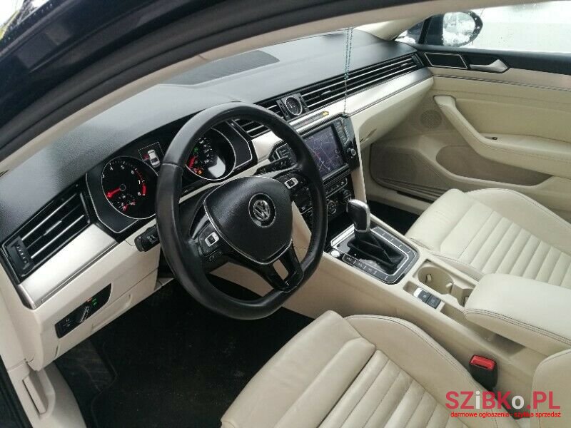 2016' Volkswagen Passat photo #3