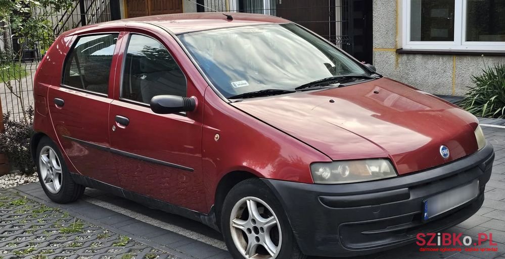 2003' Fiat Punto 1.2 8V photo #1