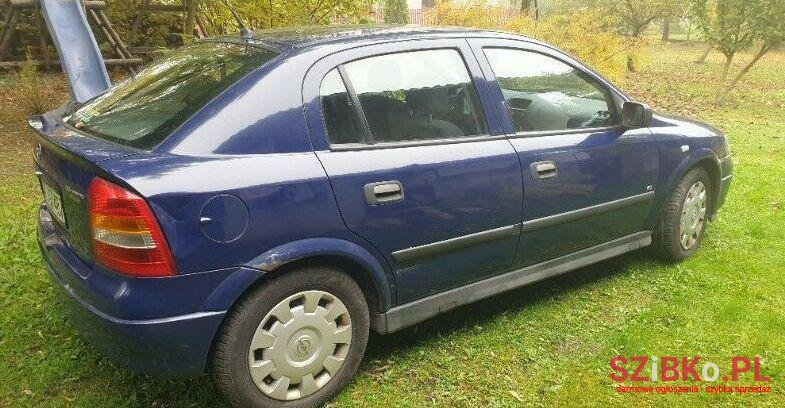 2006' Opel Astra photo #1