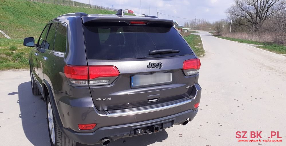 2017' Jeep Grand Cherokee photo #4