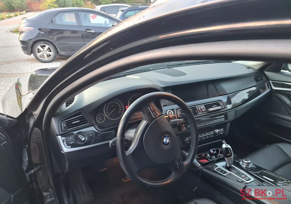 2012' BMW 5 Series photo #6