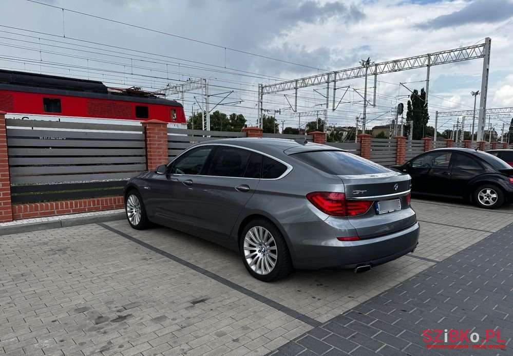 2009' BMW 5 Series 550I photo #4