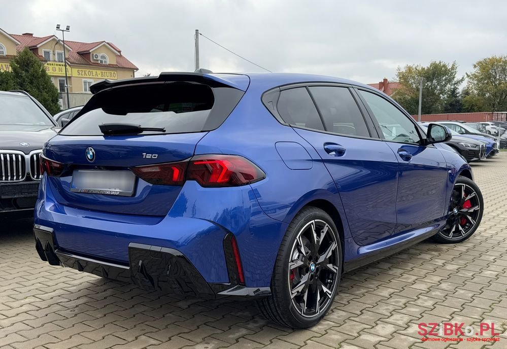 2024' BMW 1 Series photo #5