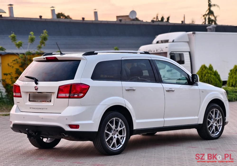 2015' Fiat Freemont photo #4