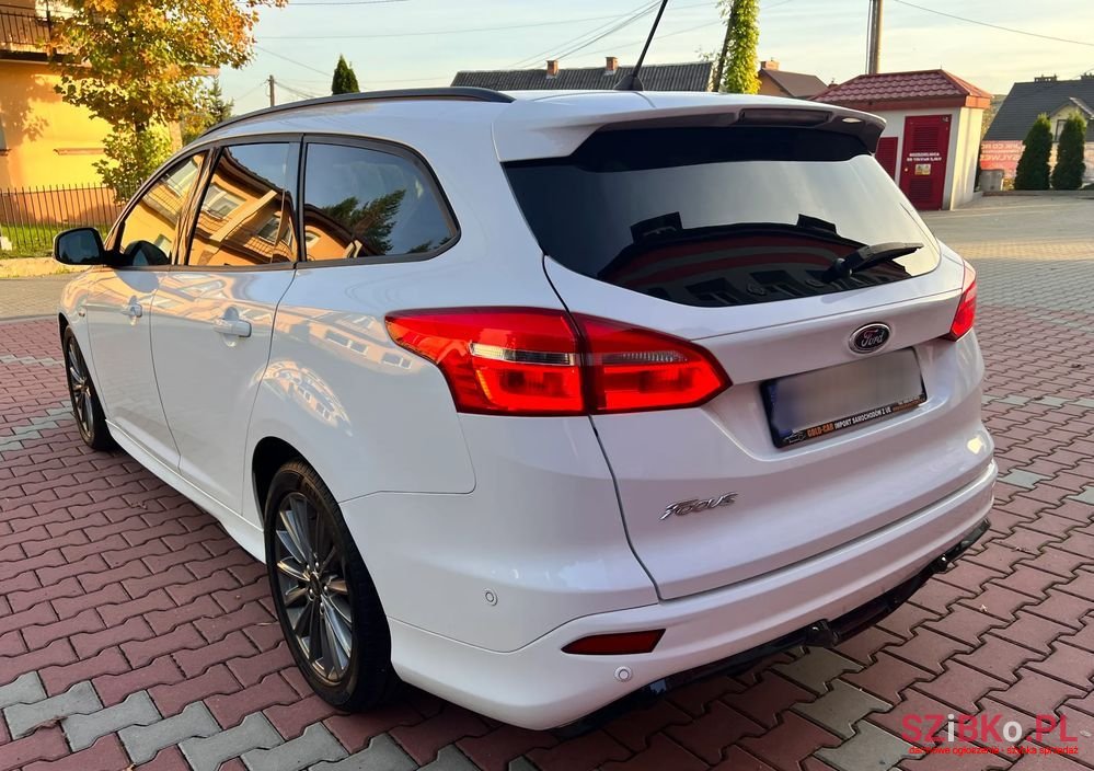 2017' Ford Focus photo #6