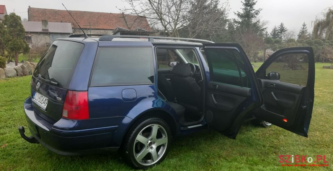 2006' Volkswagen Golf photo #2