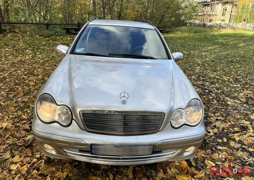 2005' Mercedes-Benz C-Class photo #3