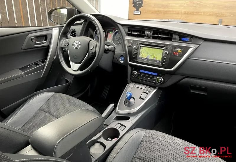 2013' Toyota Auris photo #5