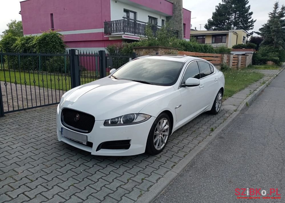 2013' Jaguar XF 2.0 T R-Sport photo #2