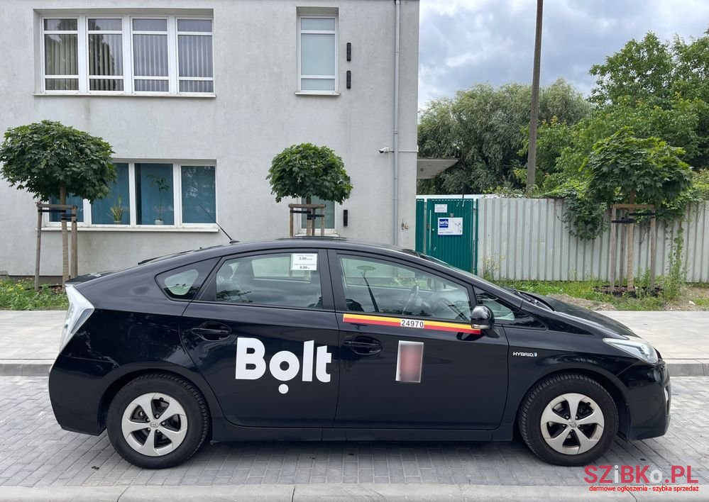 2010' Toyota Prius photo #3