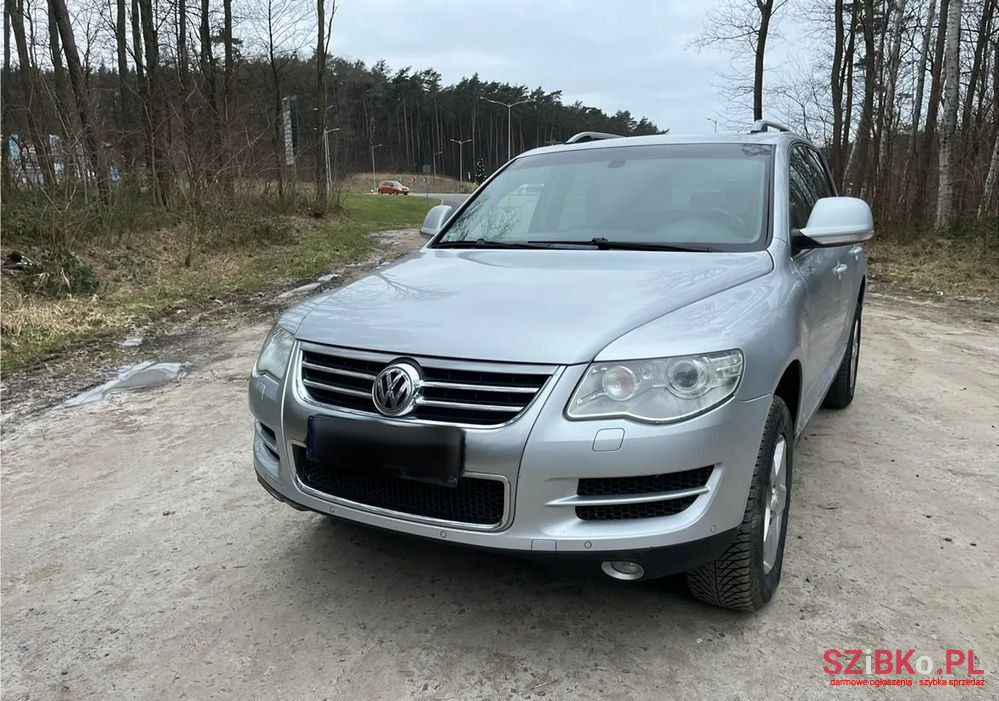 2008' Volkswagen Touareg 2.5 R5 Tdi Tiptr photo #3