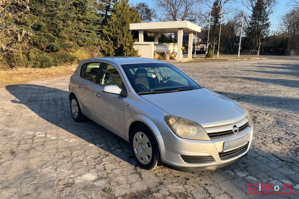 2005' Opel Astra 1.6 Enjoy photo #1
