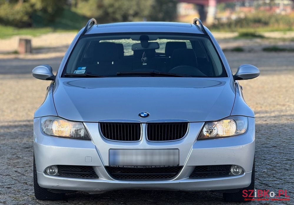 2005' BMW 3 Series 320I photo #1