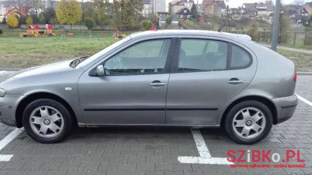 2002' SEAT Leon photo #1