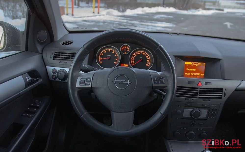 2006' Opel Astra photo #5