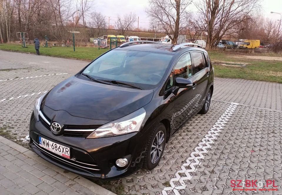 2013' Toyota Verso photo #1