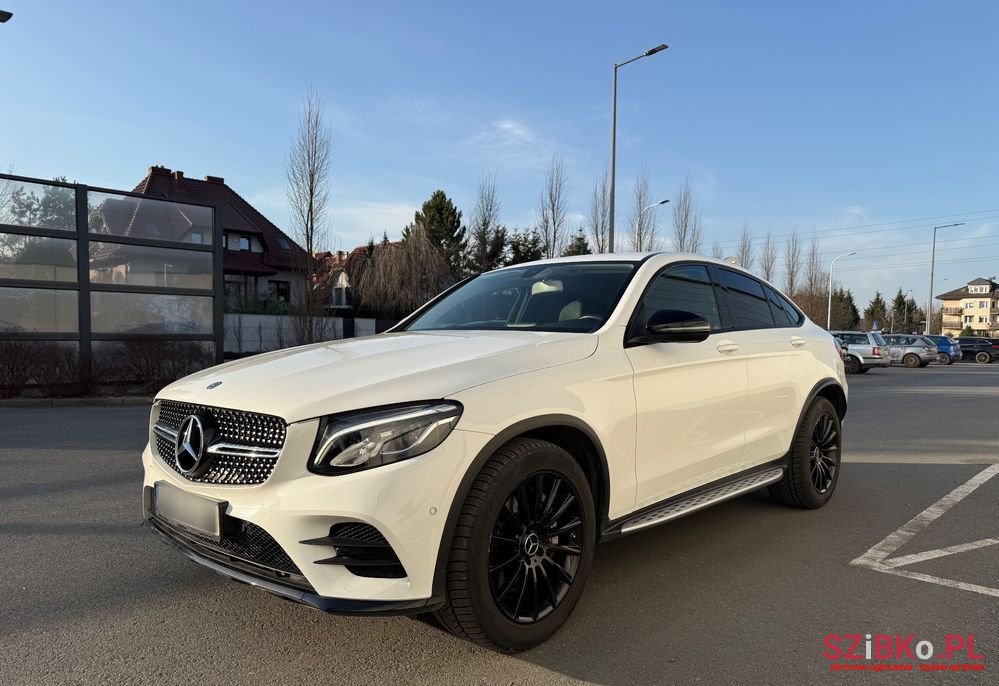 2017' Mercedes-Benz GLC photo #5