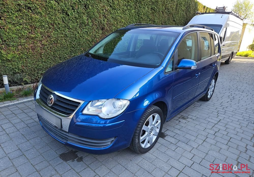 2007' Volkswagen Touran photo #1