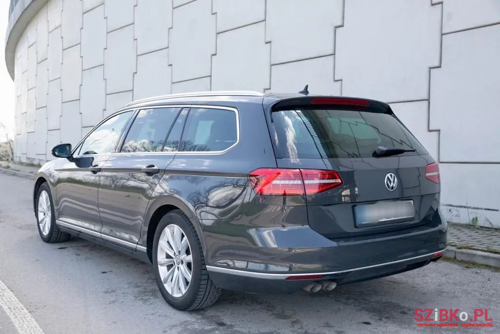 2015' Volkswagen Passat photo #3