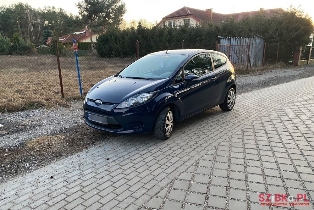 2009' Ford Fiesta photo #2