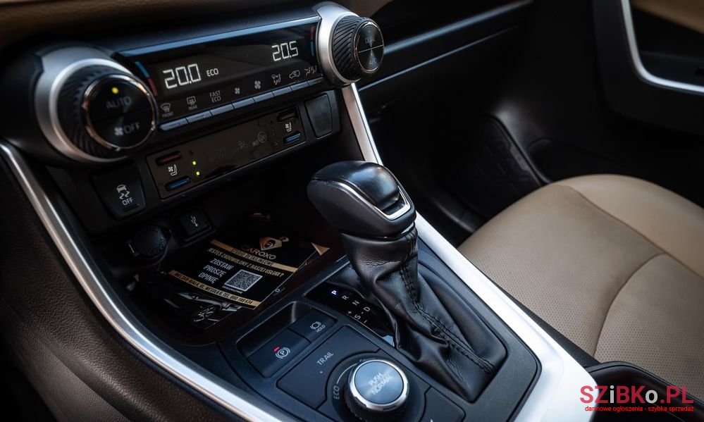2022' Toyota RAV4 photo #3