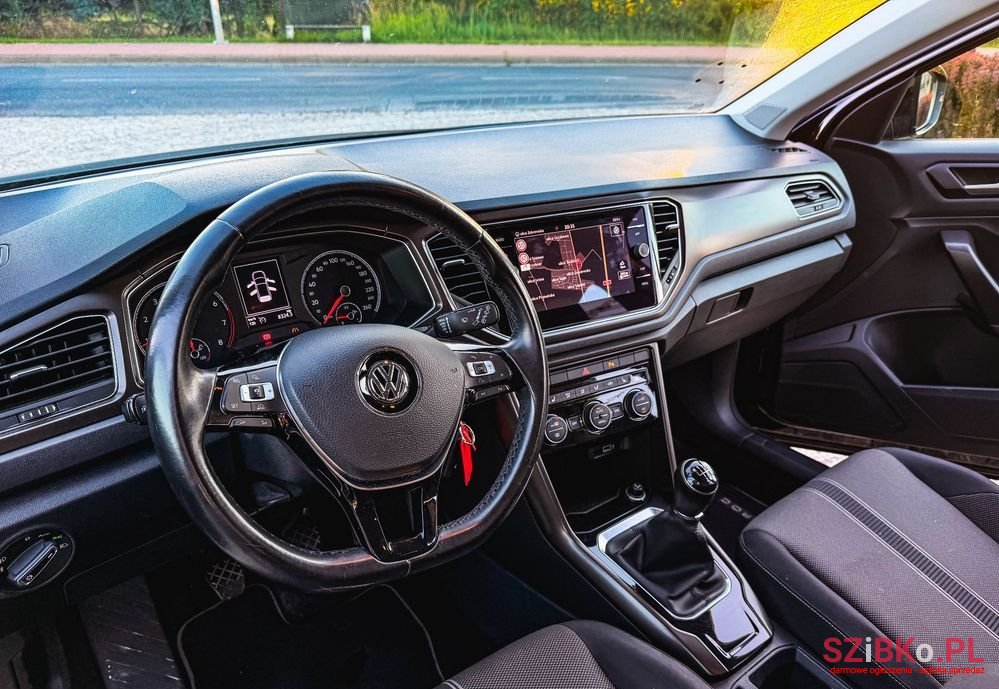 2018' Volkswagen T-Roc 1.5 Tsi Act Opf Sport photo #6
