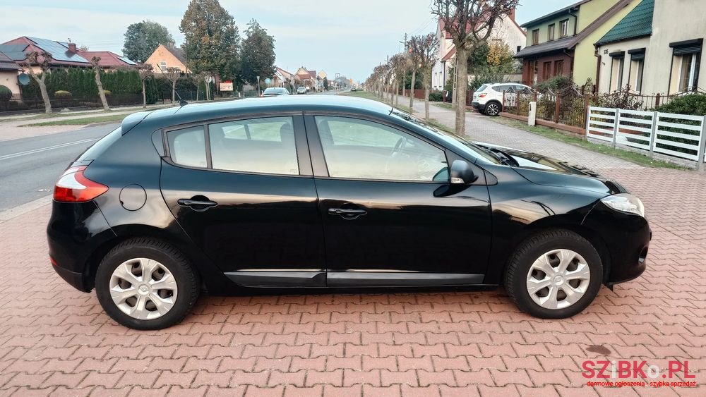 2011' Renault Megane 1.6 16V Generation photo #4