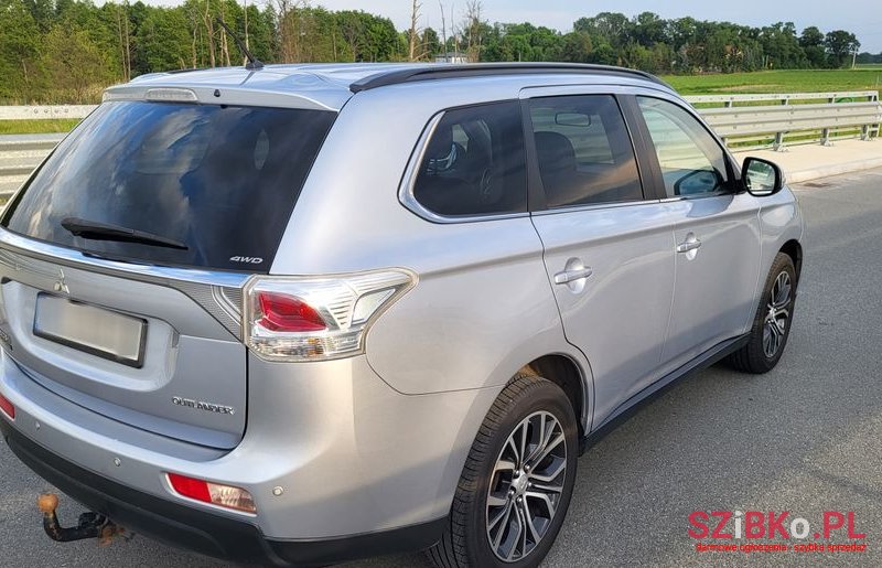 2013' Mitsubishi Outlander 2.2 Di-D 4Wd Plus photo #3