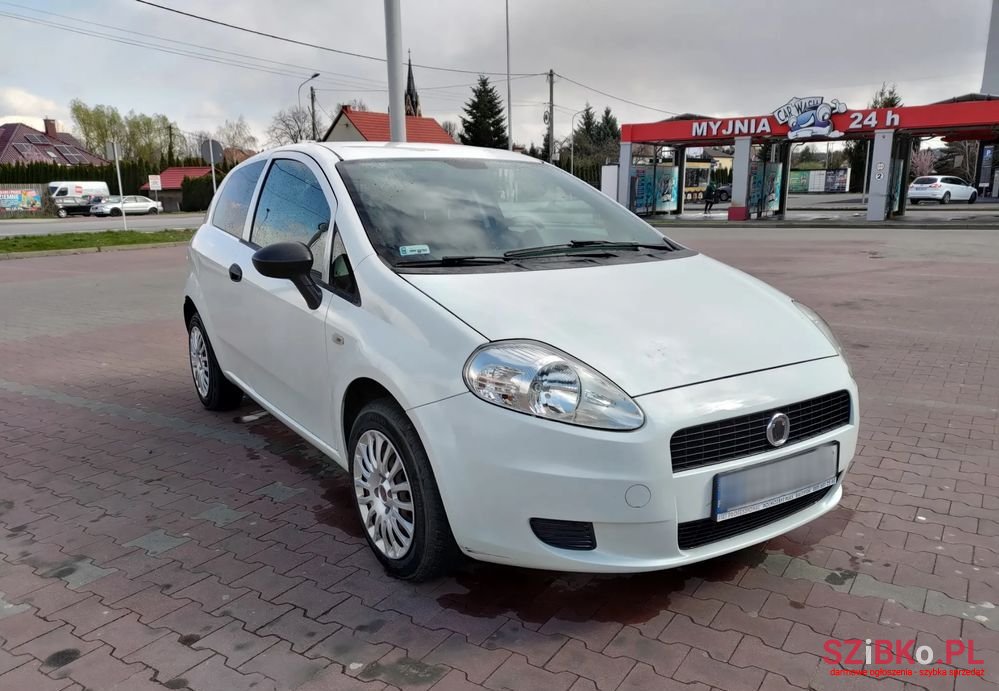2010' Fiat Grande Punto 1.4 8V 360 photo #1