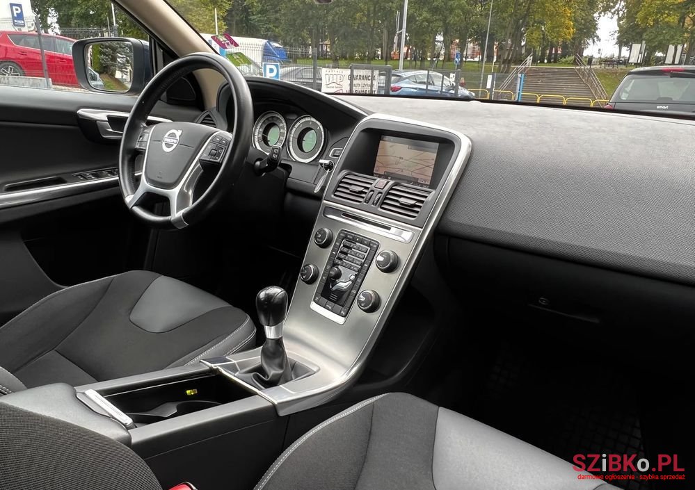 2012' Volvo Xc 60 Drive Momentum photo #4