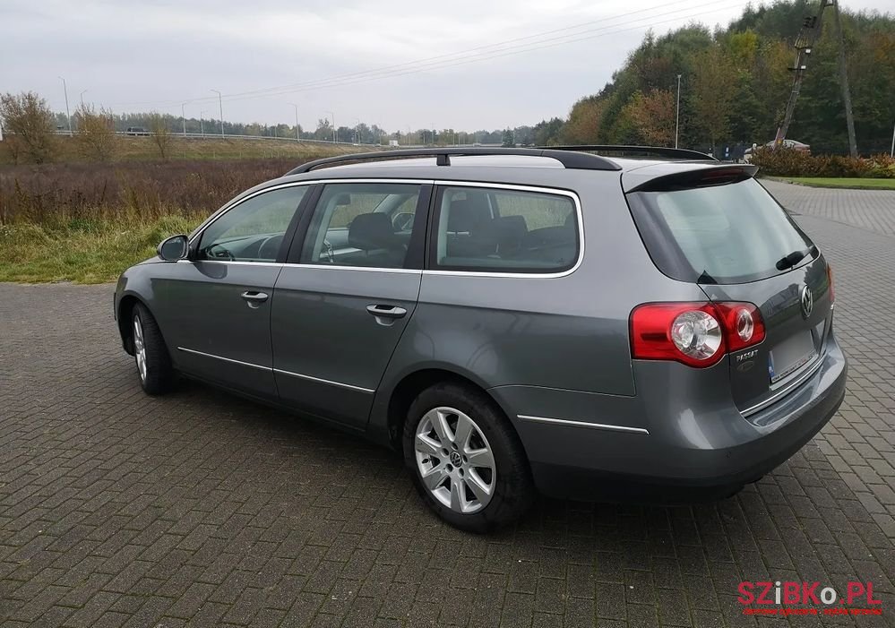 2007' Volkswagen Passat photo #4