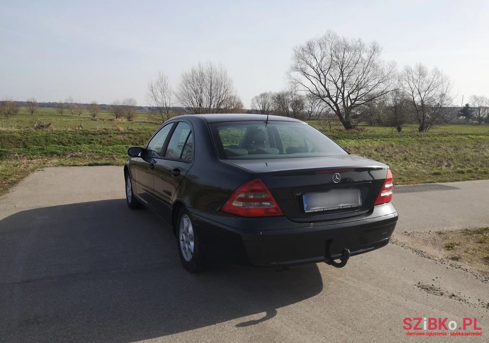 2004' Mercedes-Benz C-Class 220 Cdi Classic photo #6